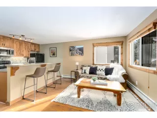 Photo #6: 981341 Listing