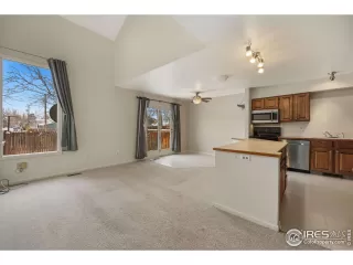 Photo #4: 981407 Listing