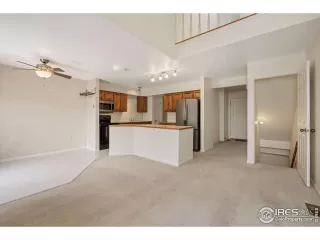 Photo #5: 981407 Listing