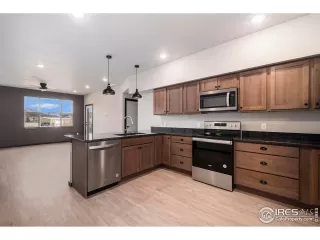 Photo #3: 981409 Listing