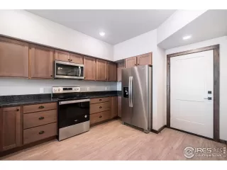 Photo #4: 981409 Listing