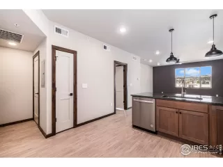 Photo #6: 981409 Listing