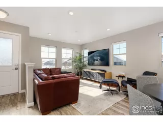 Photo #4: 981436 Listing 