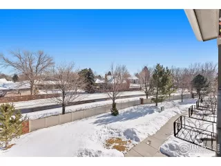 Photo #5: 981502 Listing