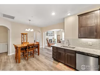 Photo #6: 981502 Listing