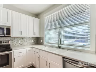 Photo #5: 981519 Listing