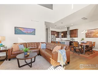 Photo #4: 981557 Listing