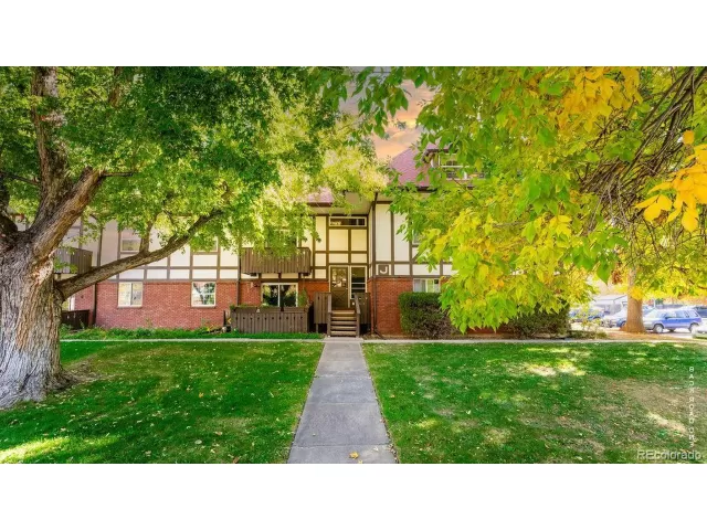 MLS: 9816053 Condo For Sale