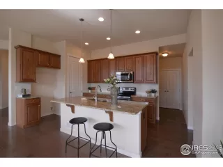 Photo #5: 981630 Listing