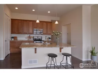 Photo #6: 981630 Listing