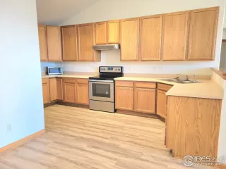 Photo #3: 981653 Listing