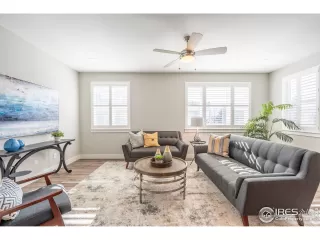 Photo #5: 981675 Listing