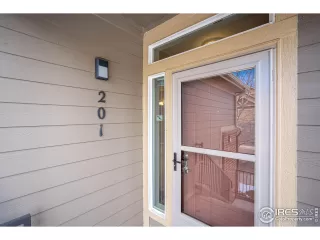 Photo #3: 981682 Listing