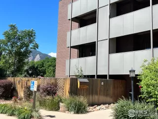 Photo #1: 981688 Listing