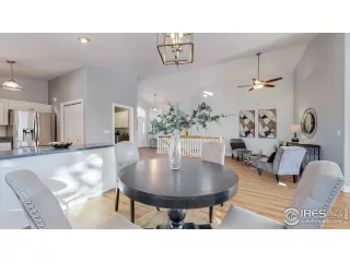 Photo #5: 981708 Listing