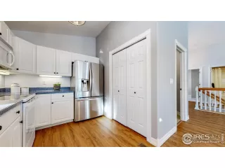 Photo #6: 981708 Listing