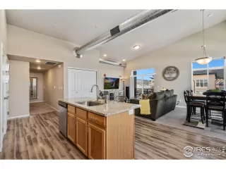 Photo #4: 981724 Listing