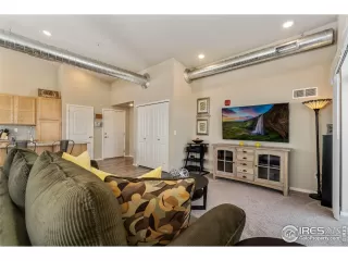 Photo #5: 981724 Listing