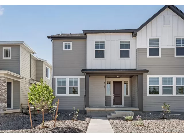 MLS: 9817508 Condo For Sale