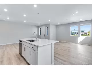 Photo #6: 9817508 Listing