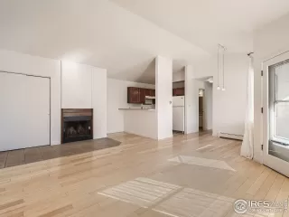 Photo #2: 981786 Listing