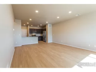 Photo #3: 981789 Listing