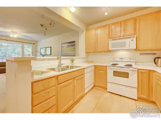 Photo #5: 981792 Listing