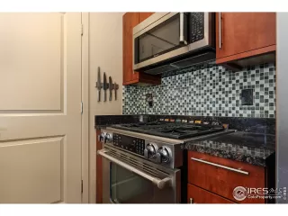 Photo #5: 981812 Listing 