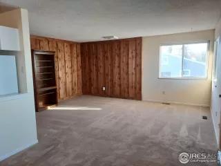 Photo #2: 981829 Listing