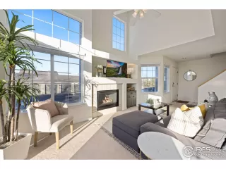 Photo #5: 981841 Listing