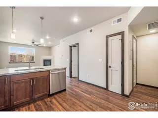 Photo #6: 981852 Listing