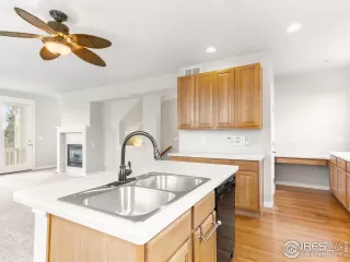 Photo #4: 981944 Listing