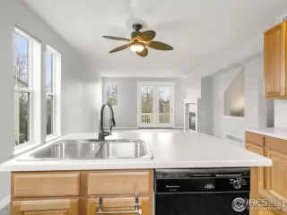 Photo #5: 981944 Listing