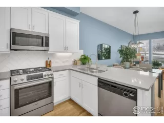 Photo #5: 981975 Listing