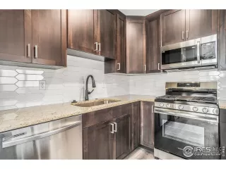 Photo #3: 981979 Listing