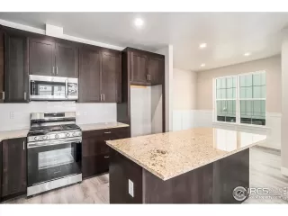 Photo #4: 981979 Listing