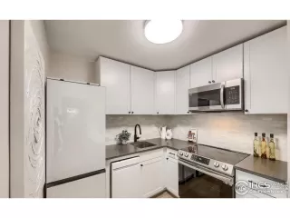 Photo #4: 982011 Listing