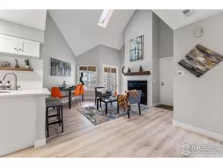 Photo #2: 982022 Listing