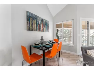 Photo #5: 982022 Listing