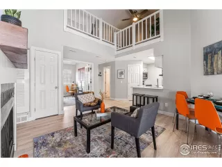 Photo #6: 982022 Listing