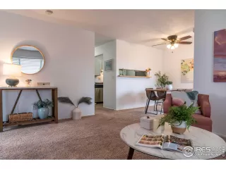 Photo #6: 982270 Listing