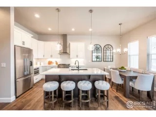 Photo #5: 982360 Listing