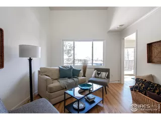 Photo #5: 982387 Listing