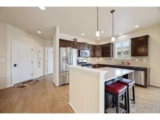 Photo #5: 982391 Listing