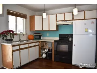 Photo #5: 982418 Listing