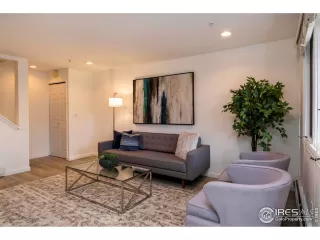 Photo #5: 982421 Listing 