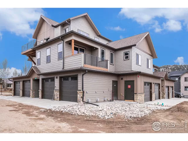 MLS: 982547 Condo For Sale