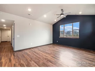 Photo #5: 982547 Listing