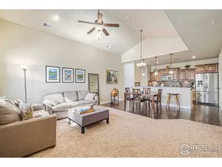 Photo #2: 982589 Listing