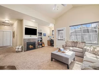 Photo #5: 982589 Listing